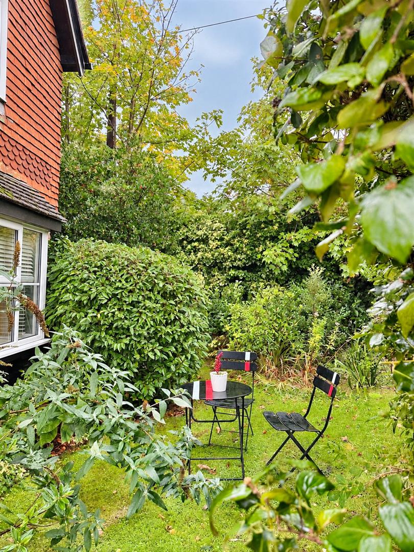 4 bed property in De Moleyns Close., Bexhill-On-Sea